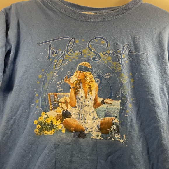 Taylor Swift 2009-2010 Fearless Tour T-Shirt - Picture 3 of 3